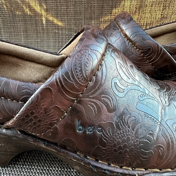 B.O.C. Peggy Slip-On Clog Nursing Clog Faux Leather Size 7 Embossed Deaign - Picture 4 of 11